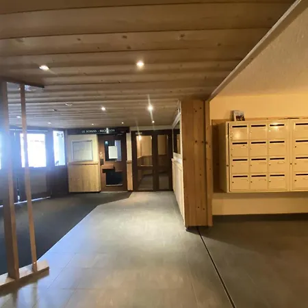 Schuss - Location: Pour 4 Personnes Dans Un Quartier Calme Mae-9065 شقة